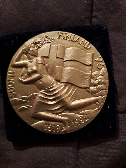 Suomi 75 vuotta