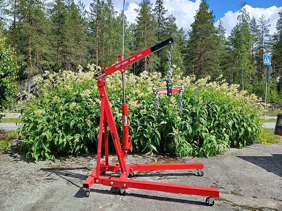 Vuokrataan moottorinostin