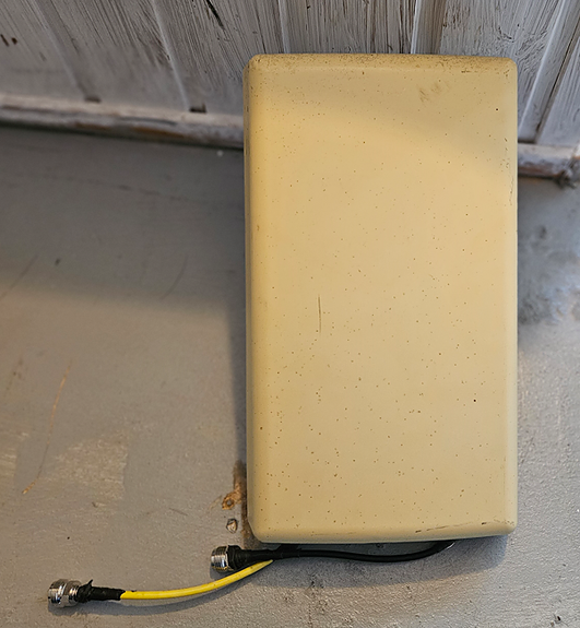 Paneeliantenni - suunta-antenni 2G/3G/WLAN/LTE