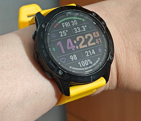 Pari akkua Myydään (sivu 10) Tori