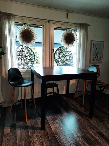 Baaripöytä+tuolit