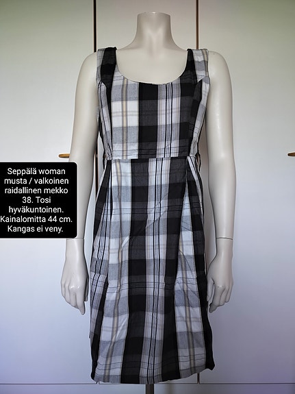 Seppälä ruudullinen mekko M
