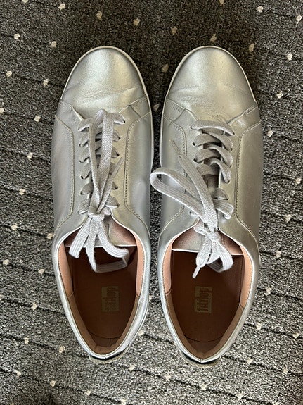 Fitflop hopeiset kengät
