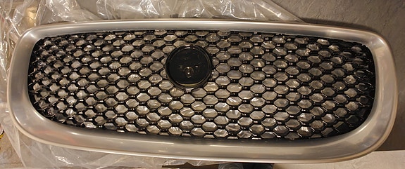 Jaguar XE 2016-2020 etumaski