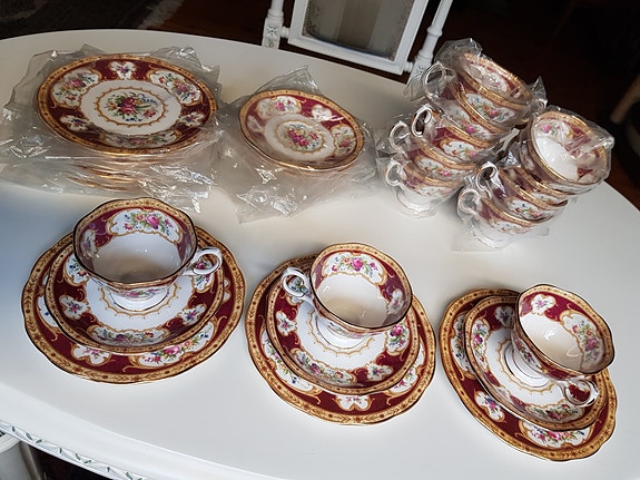 Parempi kuin Arabia, englantilainen Royal Albert Lady Hamilton 1939-99 prima