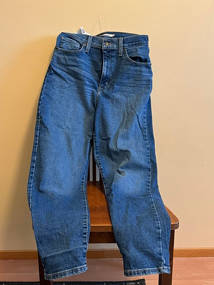 LEVI STRAUSS & CO. Myydään erinomaisessa kunnossa olevat farkut