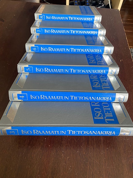 Iso Raamatun tietosanakirja osat 3-6 yksittäin tai läjänä