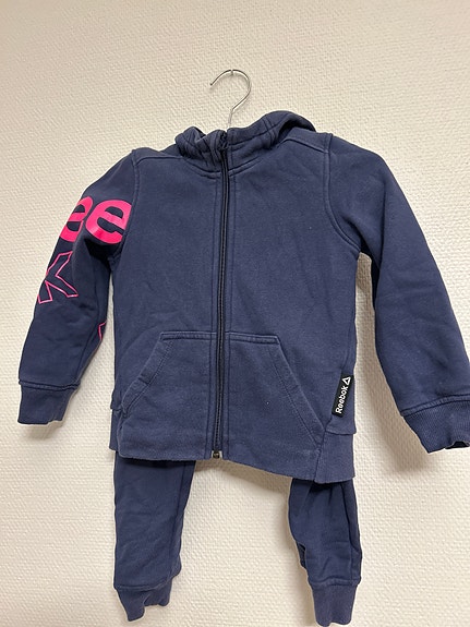 Reebok collegeasu hupparitakki ja housut 116