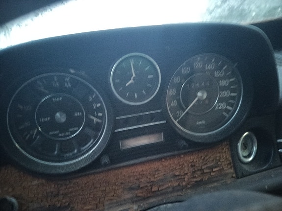 Mercedes W114 Coupe korin osia