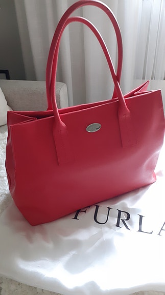 Furla laukku kokoa midi