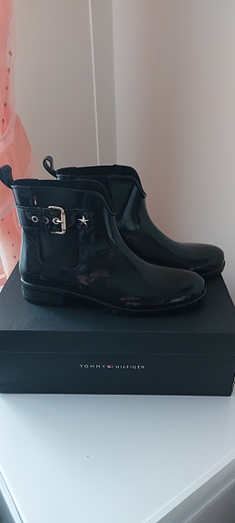 Tommy Hilfiger kumisaappaat koko 41