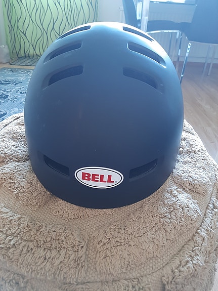 Iso Bell kypärä