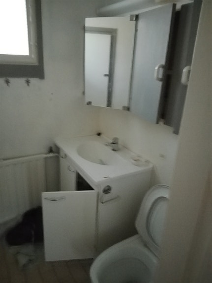 WC kaapit, pytty, peilikaappi, lavuaari