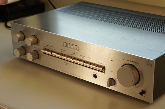 Luxman L-2 Vahvistin vuodelta 1979-1981