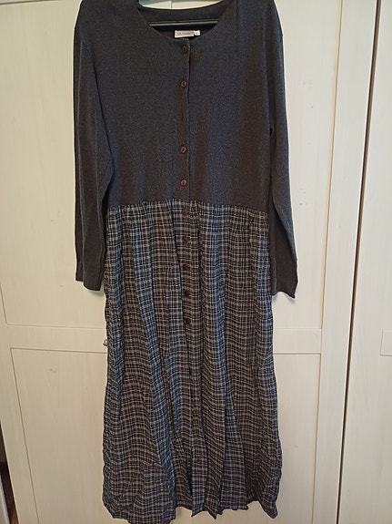 Naisten mekko koko 44