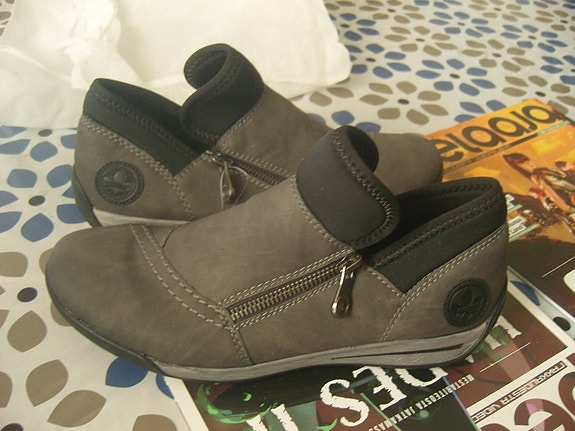 Product image 1 of 4