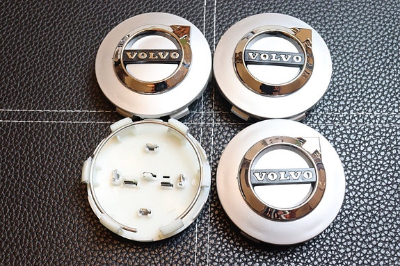 Volvo vannekeskiöt – UUSIN TYYLI, 3D MERKKI, Hopea – 64mm (4kpl sarja)