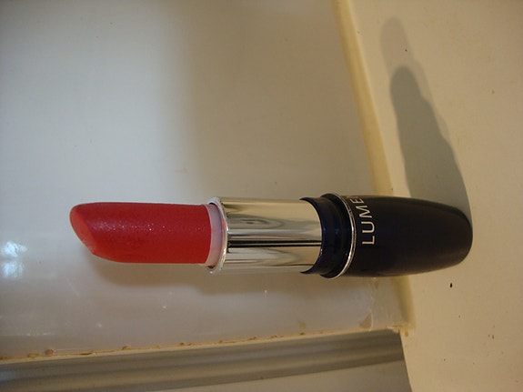 Huulipuna Lumene  nro 62 Wilde Rose