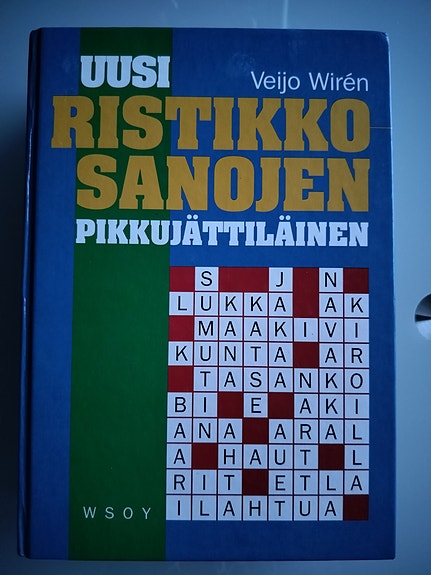 Ristikkosanojen pikkujättiläinen