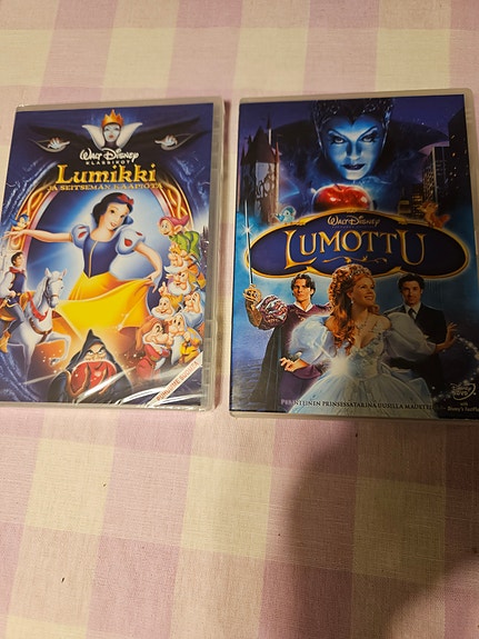 UUSI Lumikki/Snövit  DVD, Lumottu DVD