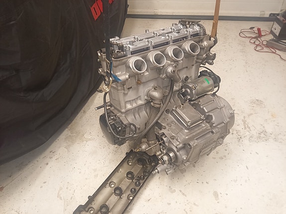 Suzuki Hayabusa Gen 1 moottori