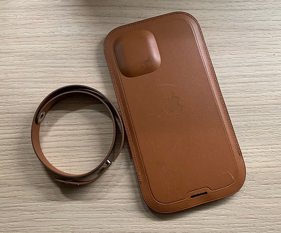 Apple puhelimen nahkakuori / suojakuori / suojakotelo ruskea / beige iPhone 12