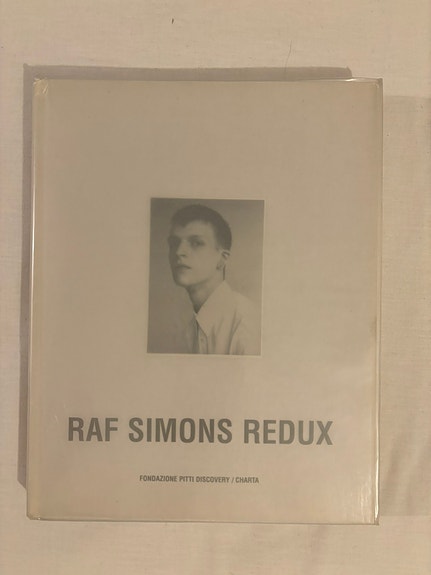 Raf Simons Redux kirja. Ensimmäinen painos.