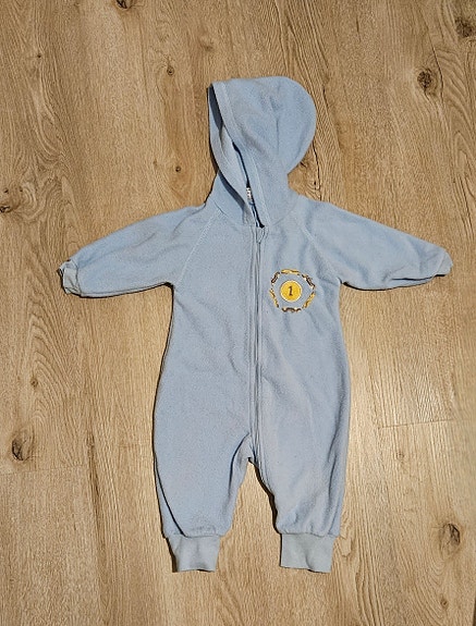 Hupullinen fleecehaalari, 74