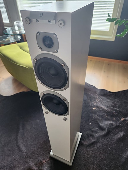 Product image 1 of 3