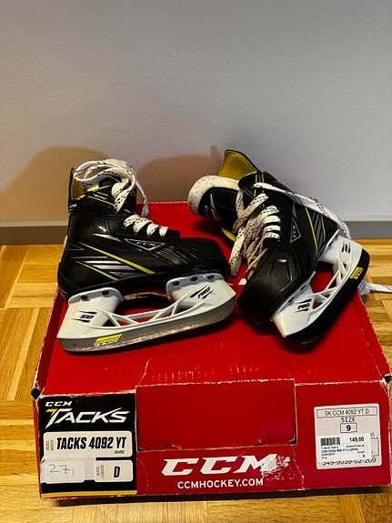 CCM Tacks 4092 YT. Jääkiekkoluistimet kokoa 27
