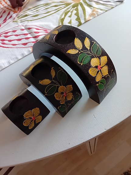 Puiset kynttilänjalat