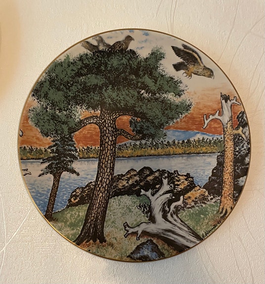 ARABIA Art Alarieston seinälautasia 25€ kpl.
