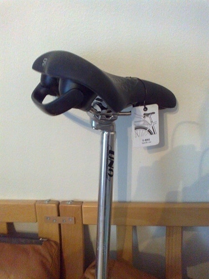 Uusi polkupyörän satula, Selle Royal + satulaputki (arvo n. 70 €)