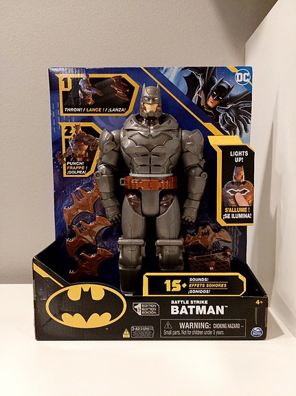 UUSI Batman Battle Strike 30 cm -toimintafiguuri