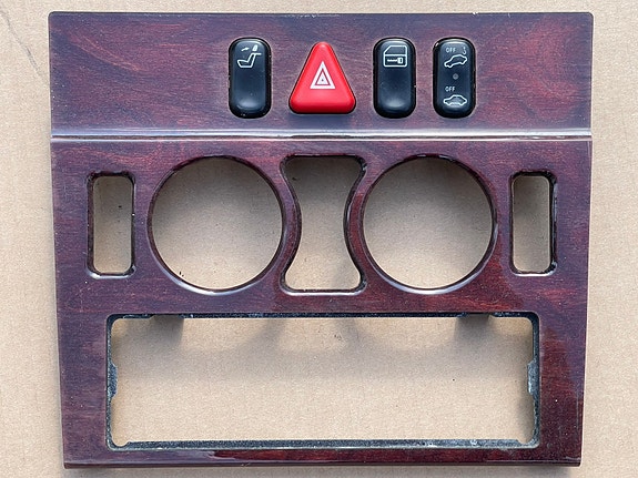 Mercedes-Benz E W210 Classic wood trim kojelaudan jalopuupaneeli ja katkaisijat