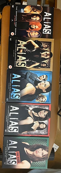 Alias 1-5 tuotantokaudet dvd.