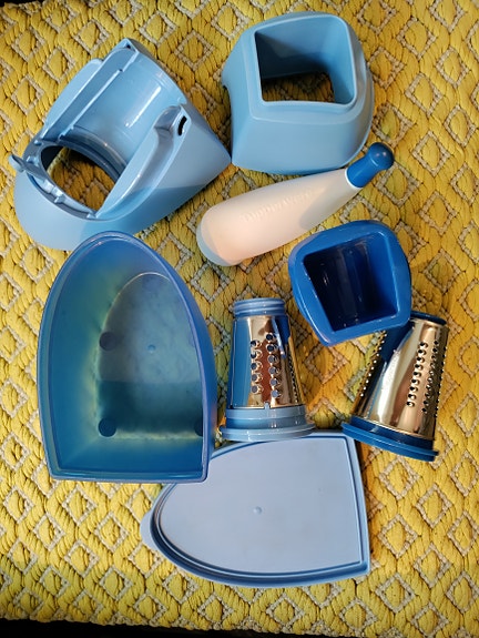 Tupperware raastin