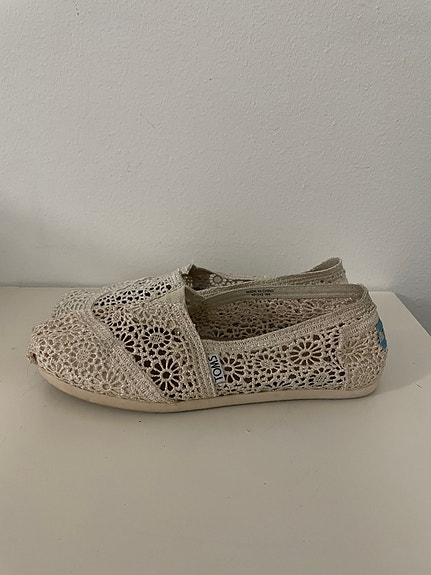 TOMS -kengät