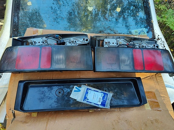 Ford Sierra tummat takavalot