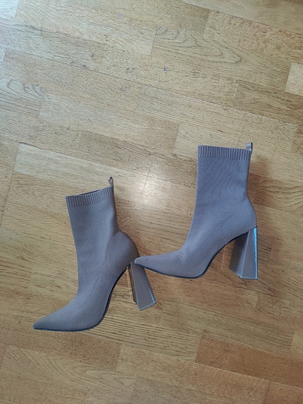 Zara nilkkurit 39 ruskea