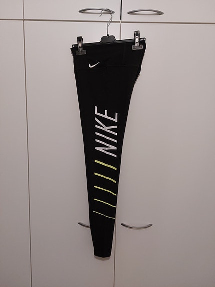 Nike treenitrikoot