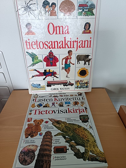 Tietosana- ja tietovisa-kirjat
