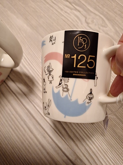 Muumi Stockmann muki  tarralla, käyttämätön