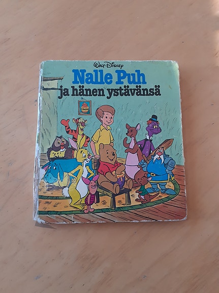 Walt Disney : Nalle Puh ja hänen ystävänsä