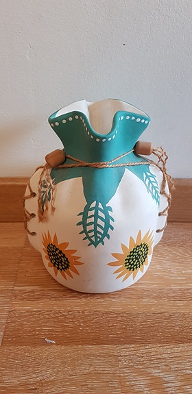 Keraaminen kukkaruukku