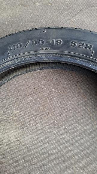 Vanhan mp rengas 110/90-19