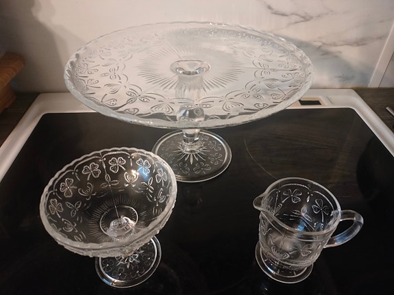 Nuutajärvi Apila jalallinen tarjoilulautanen, sokerikko ja kermakko