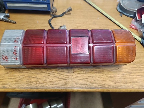 Datsun 200L oikea takavalo