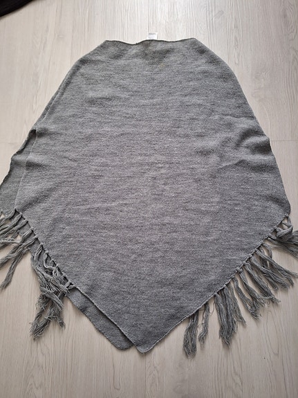 Anna Field poncho