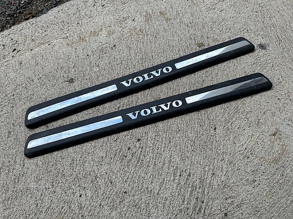 Volvo V70 2005 etuoven kynnyslistat